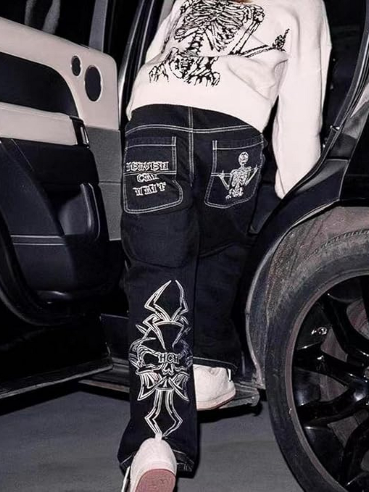 Valora Embroidered Baggy Jeans