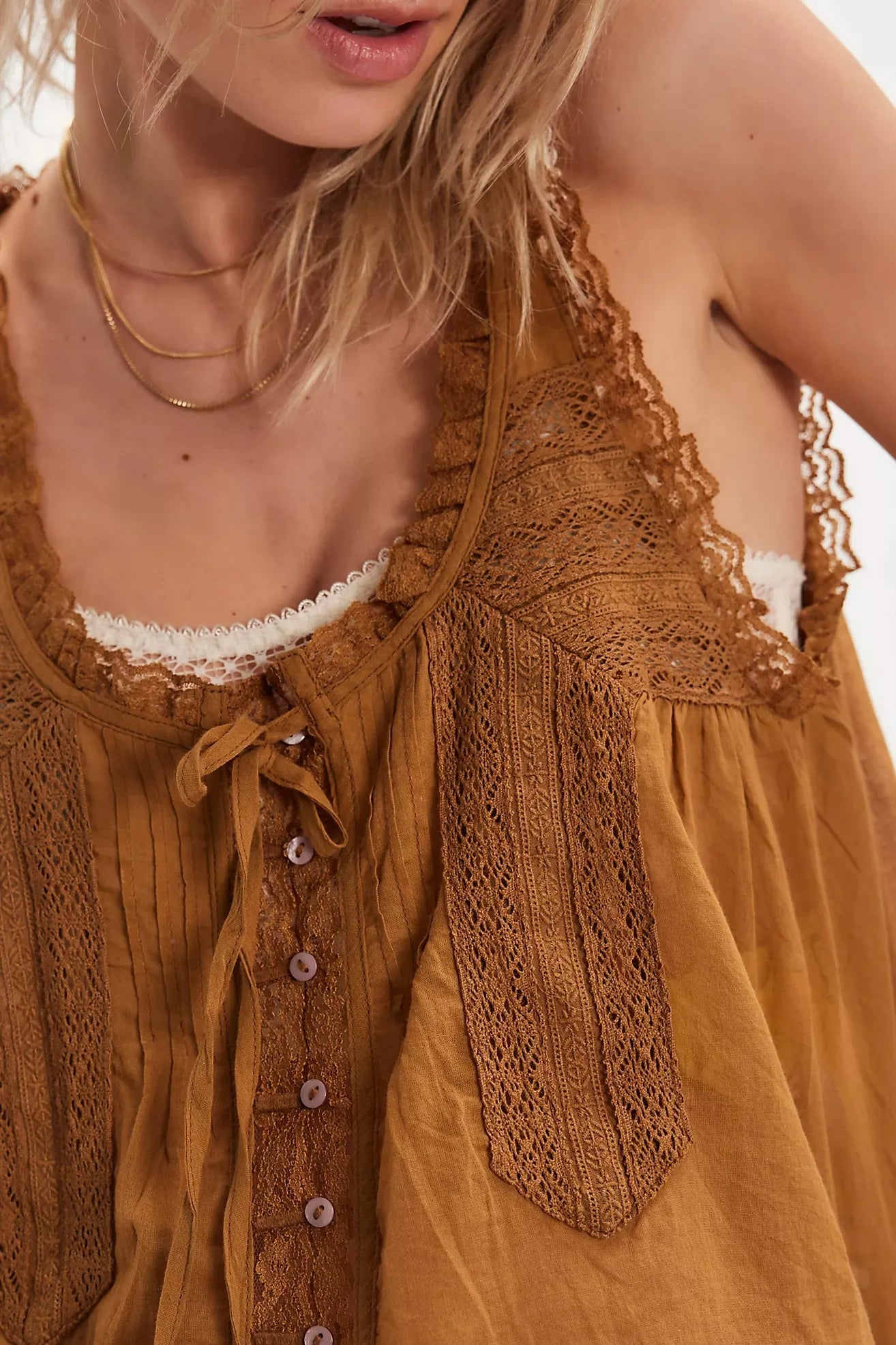 ALOUETTE LACE TWO-PIECE SET