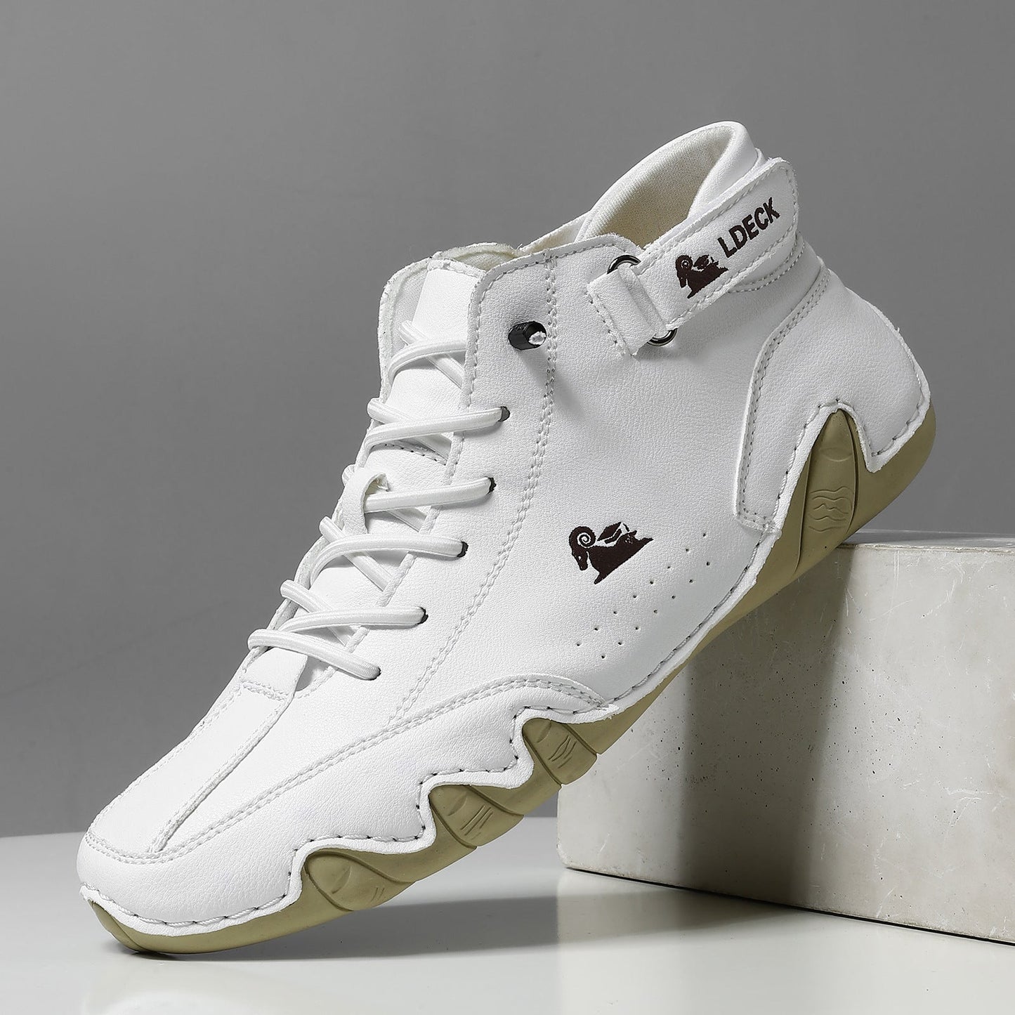 ValoDeck - Waterproof and breathable orthopedic shoes